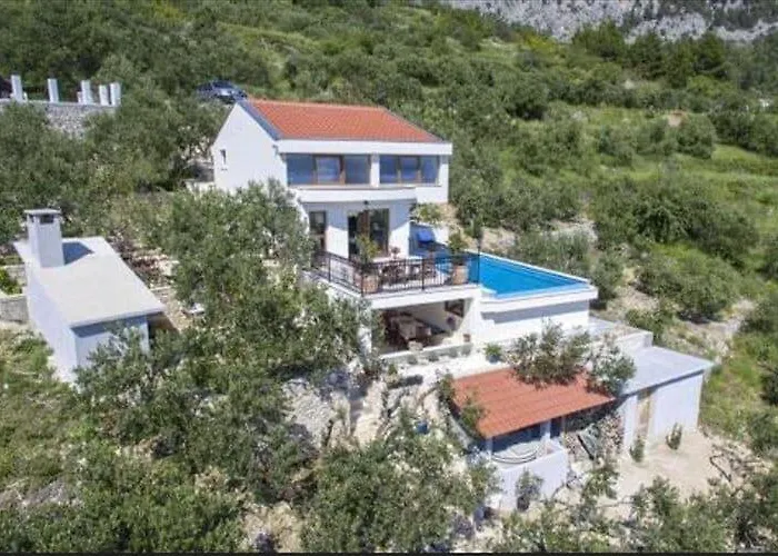 Villa Amare, Makarska With Pool And Garden