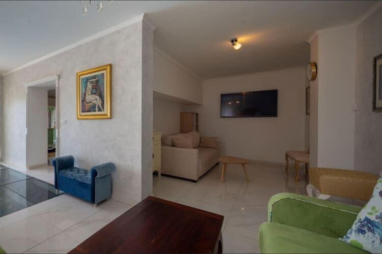 Villaer Amare, With Pool And Garden *