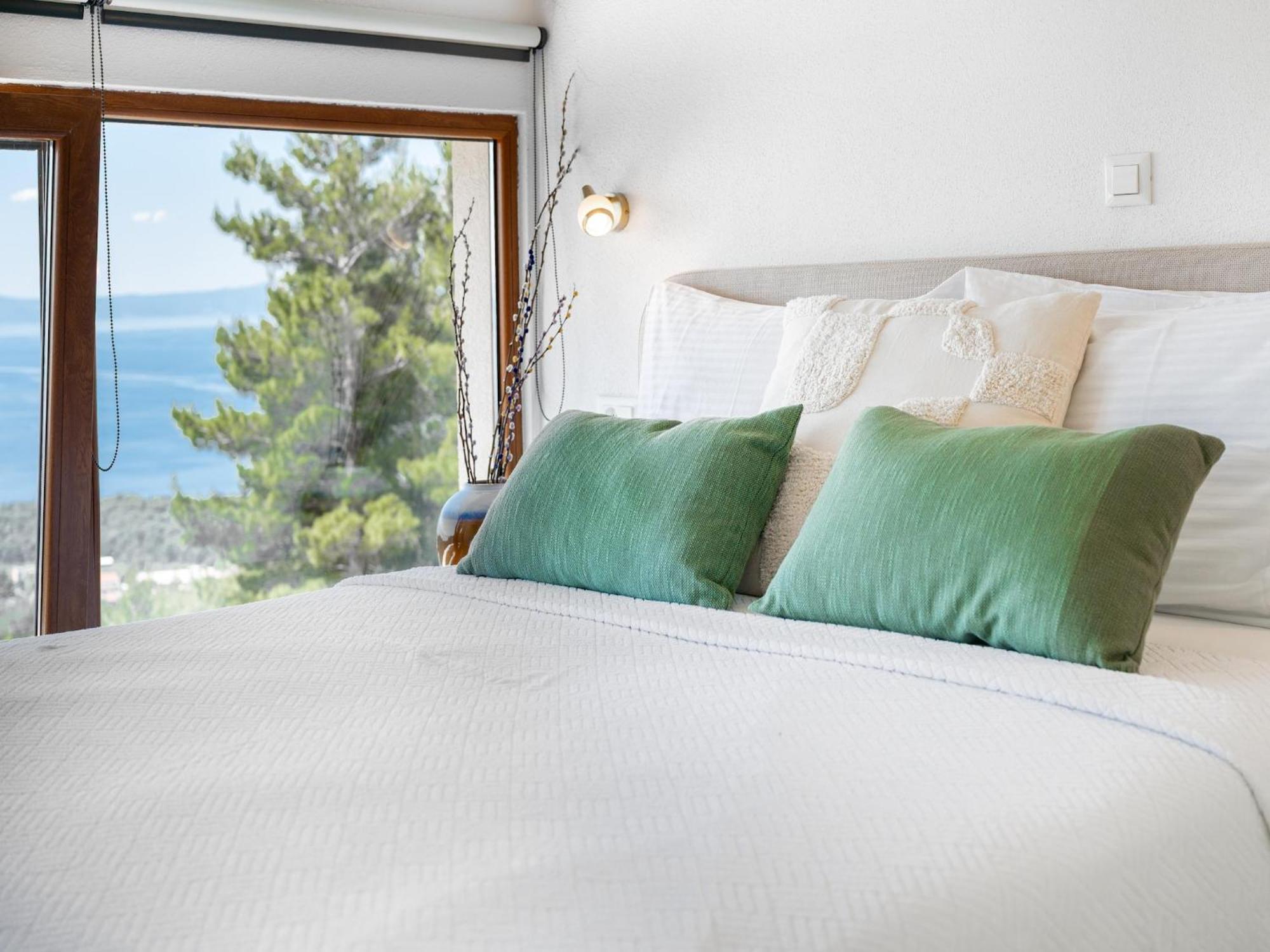 Vila Amare, With Pool And Garden Makarska