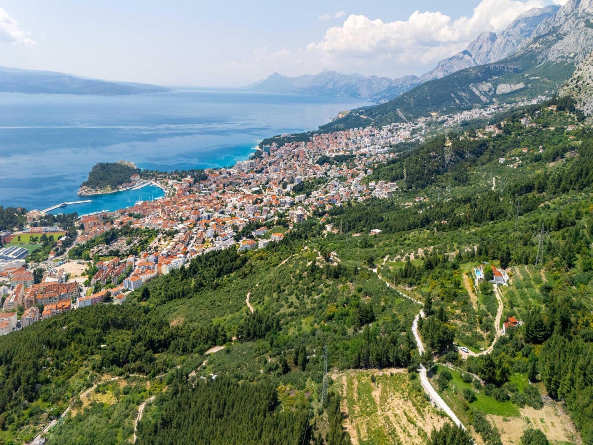Amare, With Pool And Garden * Makarska