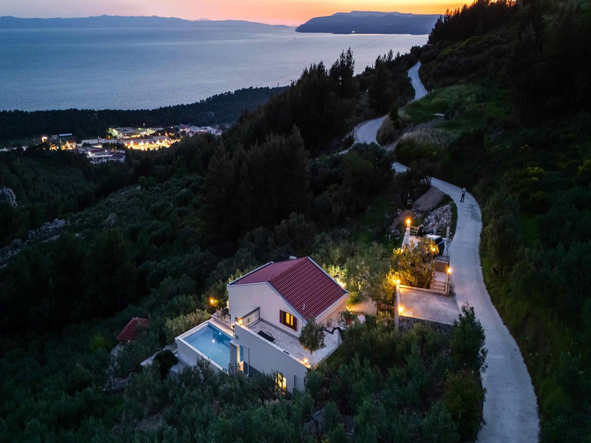 Vila Amare, With Pool And Garden